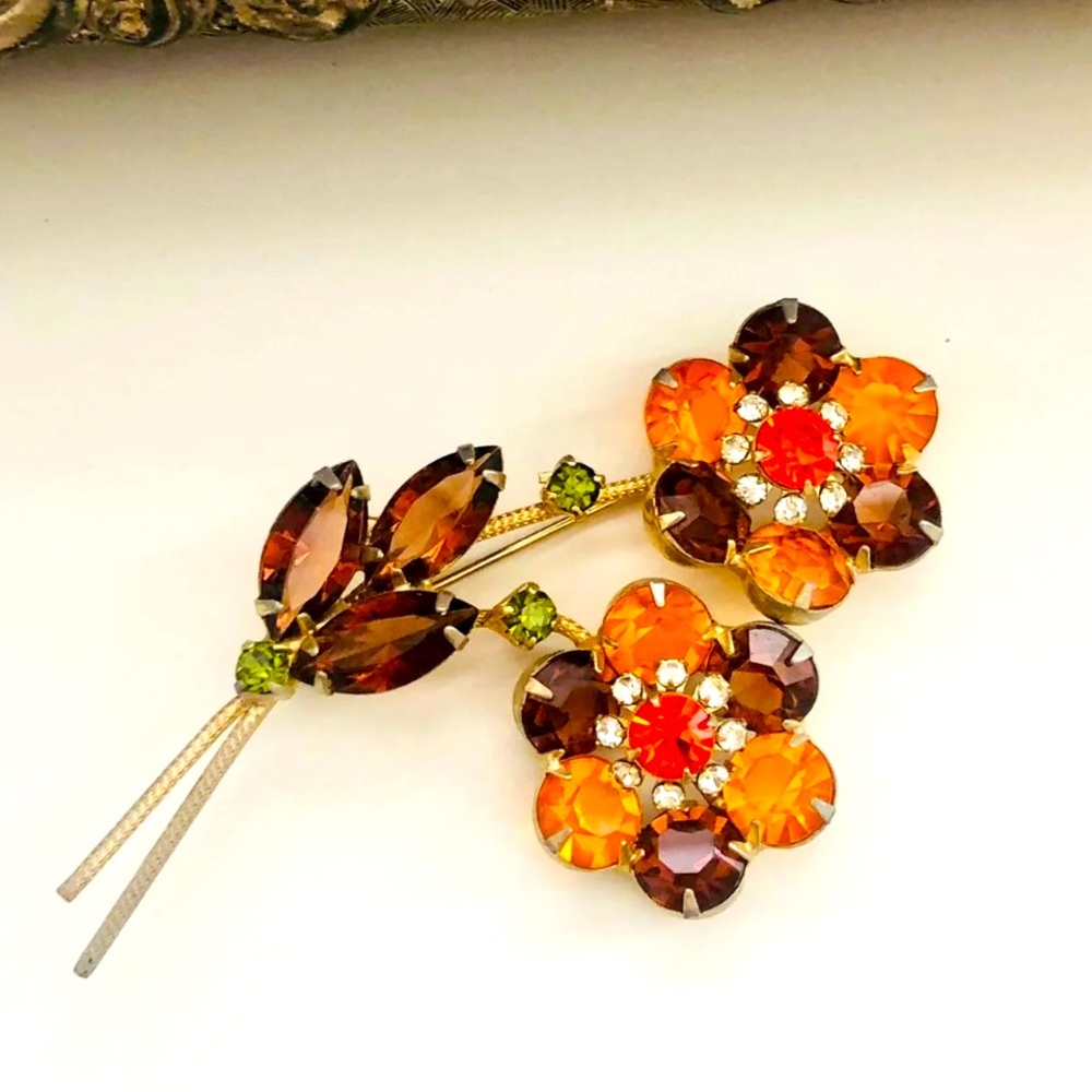 Vintage Rootbeer crystal Flower Brooch